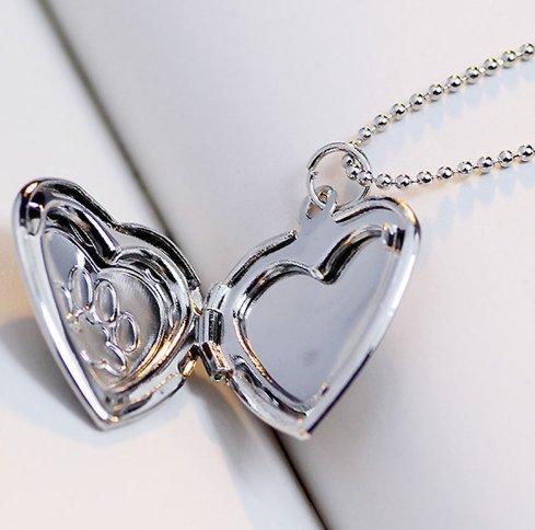 Lovely Keepsake Heart Dog Paw Photo Frame Locket Necklace-DogsTailCircle
